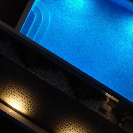 Lena Luxury *