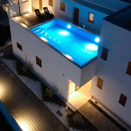 Lena Luxury * זאדאר