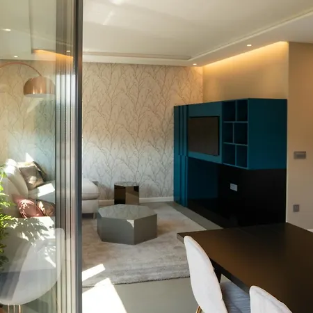 Lena Luxury זאדאר
