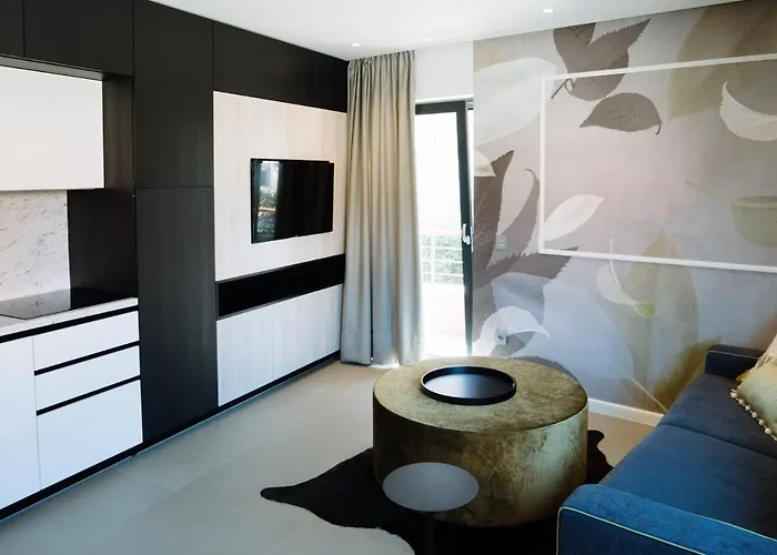 Lena Luxury *