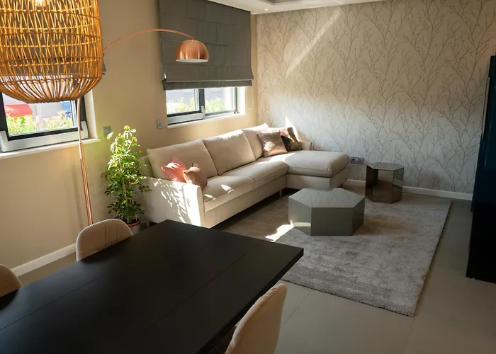 Lena Luxury * 扎达尔
