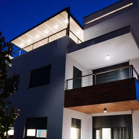 Апартаменты Lena Luxury *