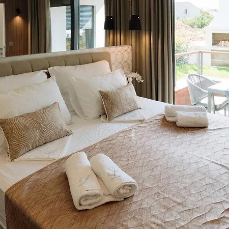 Lena Luxury