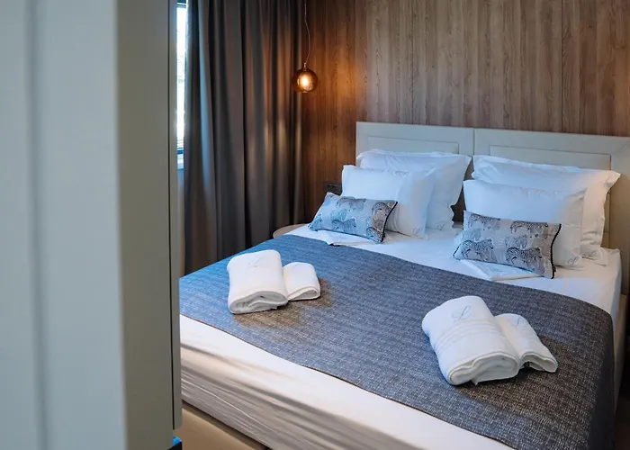 Lena Luxury Апартаменты