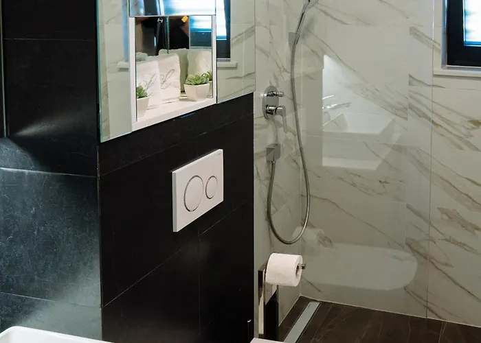 Lena Luxury Апартаменты