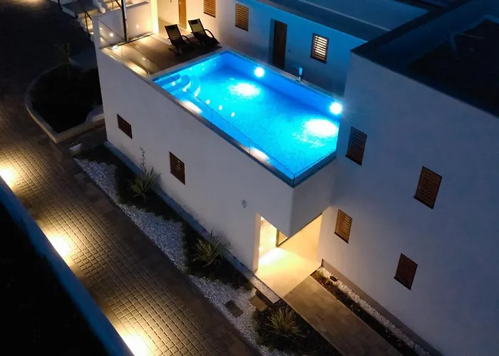 Lena Luxury * Задар