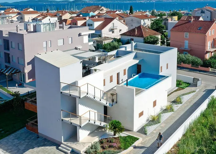 Апартаменты Lena Luxury