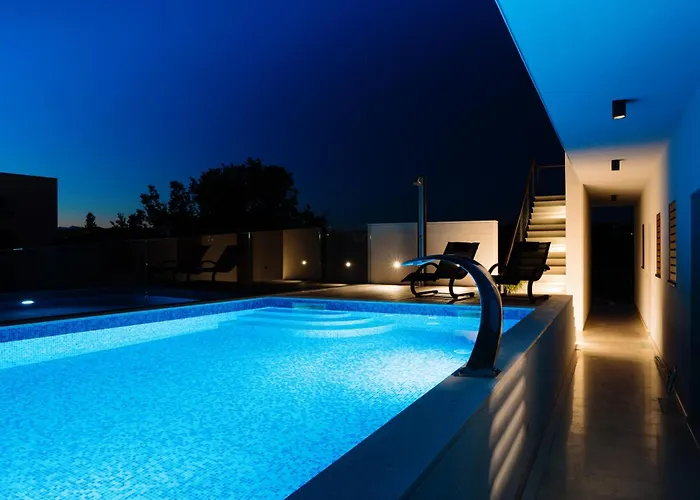 Lena Luxury Апартаменты