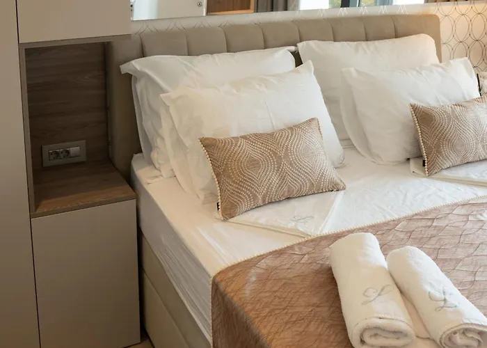 Апартаменты Lena Luxury *